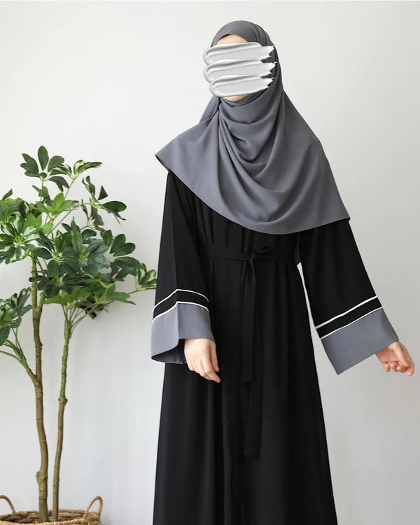 ROYAL CONTRAST BLACK ABAYA WITH STROLLER